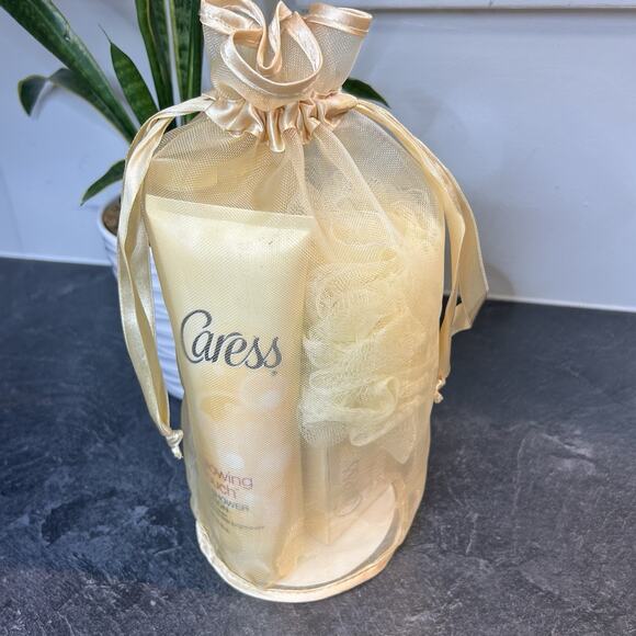 Caress GLOWING TOUCH Silkening Body Wash, In Shower Lotion, Beauty Bar & Puff - Picture 12 of 13